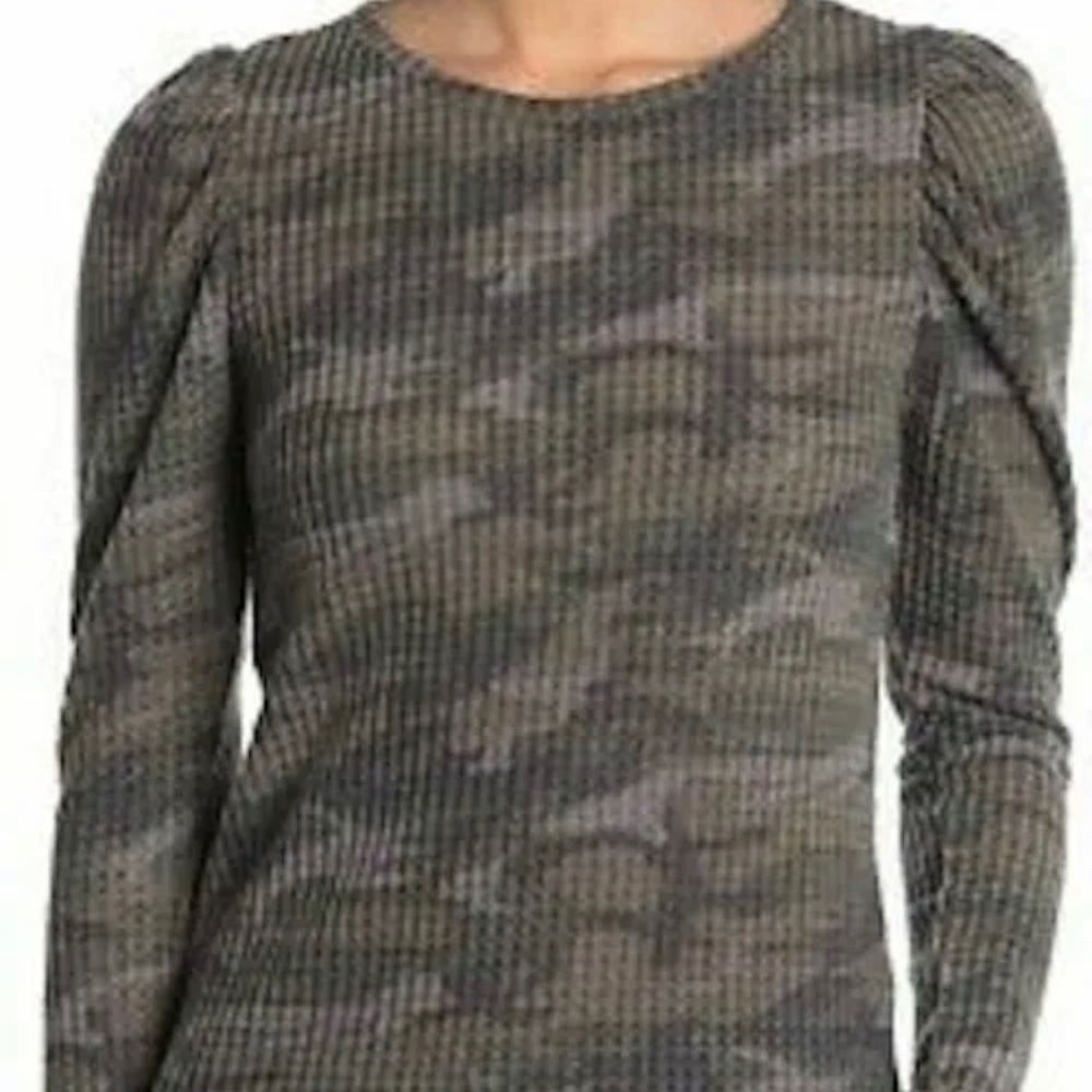 Good Luck Gem Women's M Green CamO Waffle Knit Pullover Shirt Long Sleeve NWT.